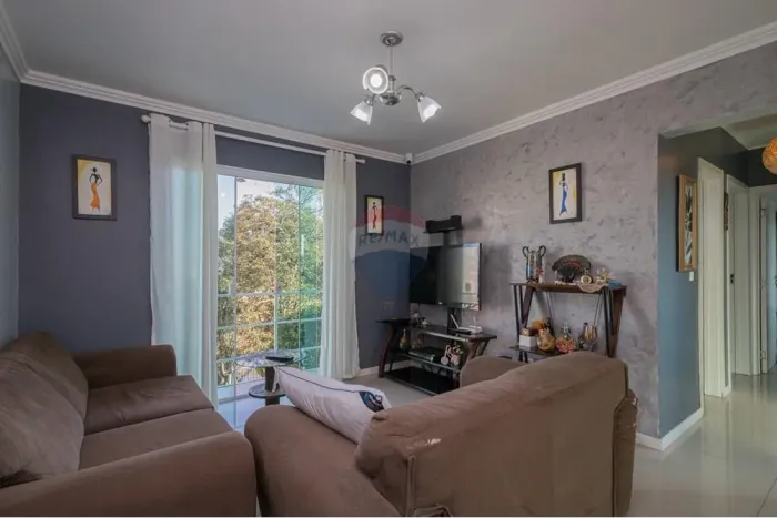 Sobrado 243m², 4 quartos, 5 vagas, à venda no Capão Raso