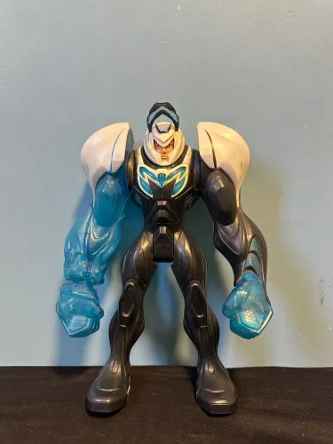 Boneco Max Steel turbo força 