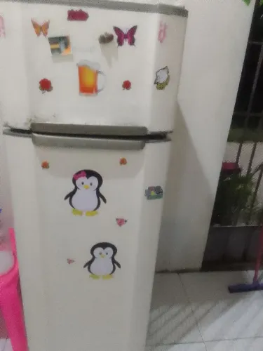 vendo uma geladeira esmaltec valor 500 reais