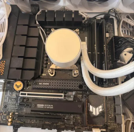 PROCESSADOR RYZEN 5 7600 + B650M TUF