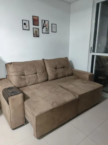 Vendo sofá retrátil 2 lugares, não baixo valor. Interessados pode chamar wtz *