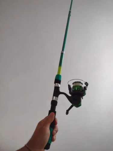 Vara pesca com molinete e linha+ brinde de uma carretilha/ kit sem uso em São Gonçalo