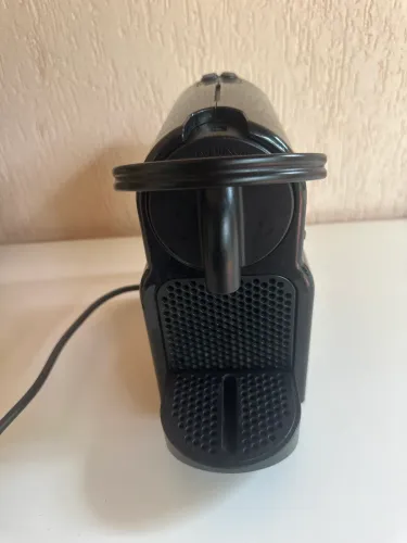 Cafeteira Nespresso preta