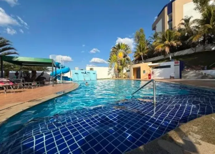 Apartamento em Caldas Novas com área de lazer com piscina?