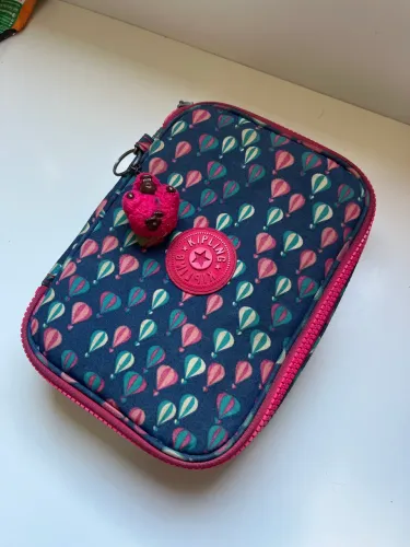 Estojo Kipling 100 pens 