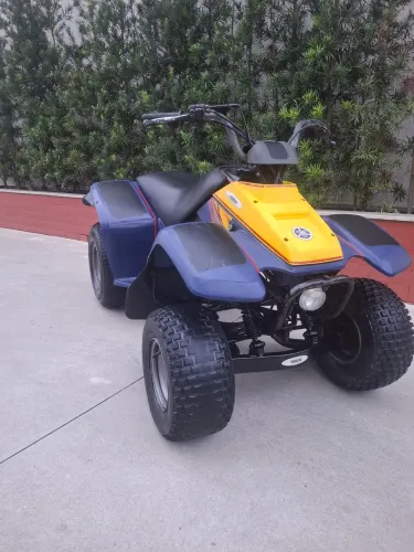Quadriciclo infantil yamaha 90 cc