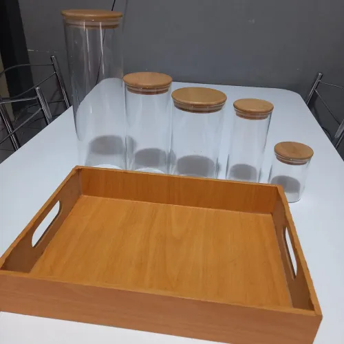 Vendo potes hermético de vidro tampo de bambu acompanha bandeja