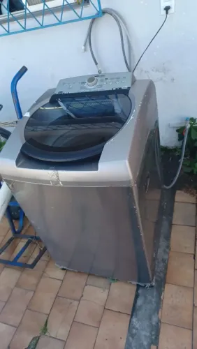 Máquina de lavar com defeitos