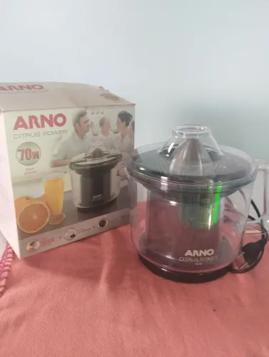 Espremedor de laranja Arno capacidade 1250 mL