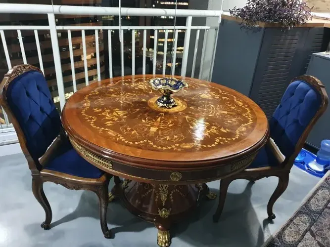 Vendo uma mesa Grega de madeira