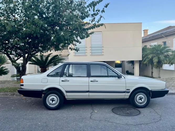 Volkswagen Santana Glsi / GLS 1.8/ 2.0 (álcool) 1987