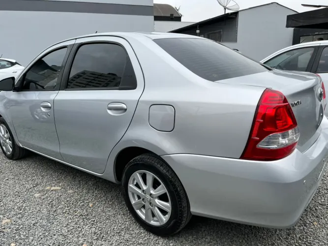 Toyota Etios X Plus Sedan 1.5 Flex 16V 4P Aut. 2020