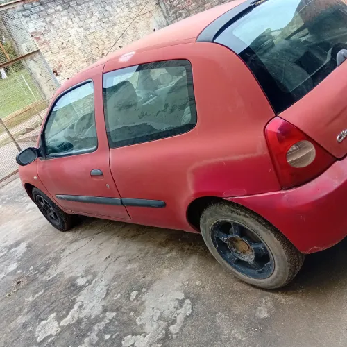 Renault Clio Hi-flex 1.0 16V 3P 2011