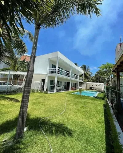 Excelente Casa de Praia 03 Suítes Área de 300m² à Beira-mar da Praia de Ipioca Acesso Excl