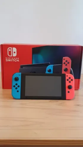 Nintendo Switch V2 Neon (BLOQUEADO) ? Seminovo (ÓTIMO ESTADO) com Caixa
