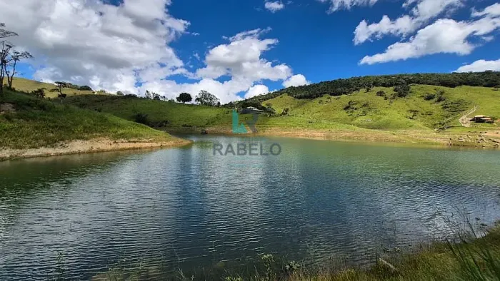SÍTIO COM ACESSO Á REPRESA EM NATIVIDADE DA SERRA-SP