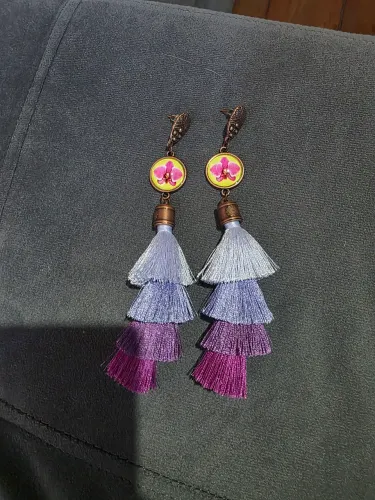 Brinco Flor Plumas Roxas