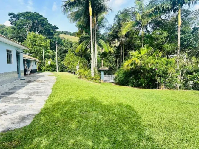 Sítio / Chácara para Venda, 3 dormitórios, 2 banheiros, 3 vagas, área total 24.200,00 m²