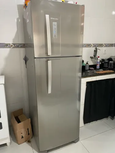 Geladeira Eletrolux Frostfree 