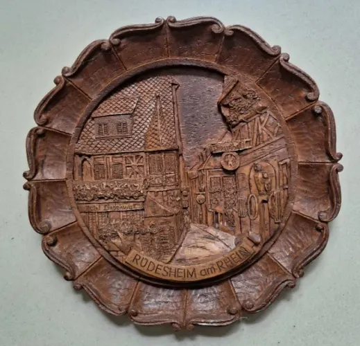 Prato Medalhão em Madeira - Rüdesheim am Rhein - Alemanha