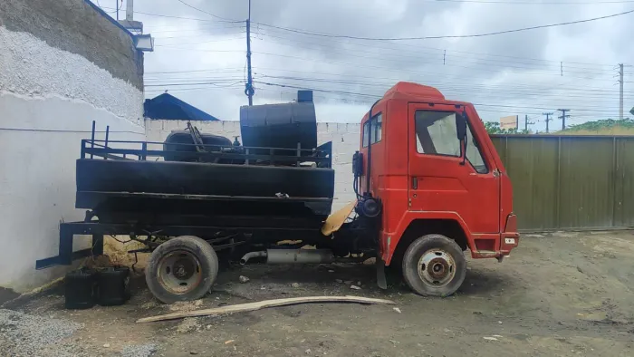 Caminhão Agrale tanque. Ano 1986