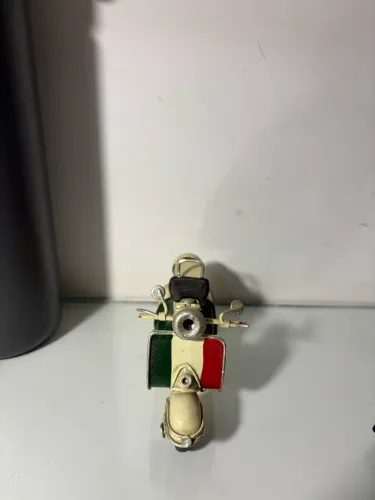 miniatura moto vespa decorativa metal