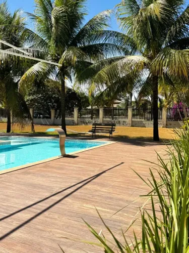 Ótima chácara em condominio à 10 min da UFG com 3 qts, piscina varanda pé direito alta chu