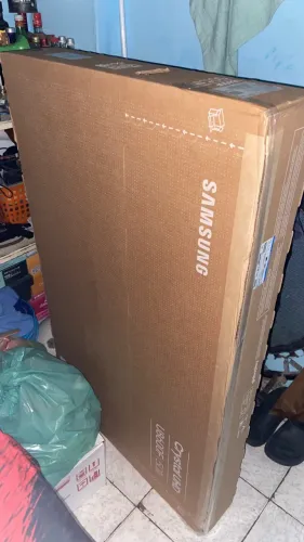 Vendo TV de 50 polegadas smart Samsung NOVA