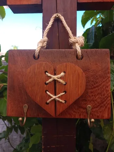 Placa Ganchos de coração e Sisal ou Porta acessórios 