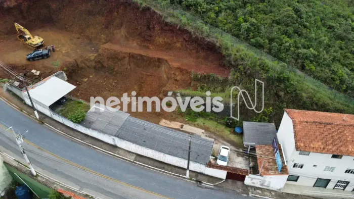 Excelente lote em região de desenvolvimento e grande fluxo de pessoas .