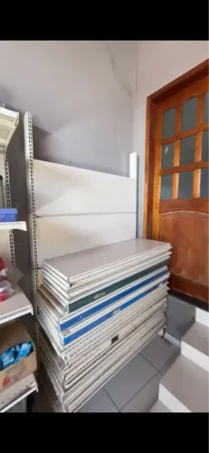 Glândula de parede com 5 prateleiras