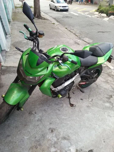 Kawasaki Z750.Valor abaixo da tabela.