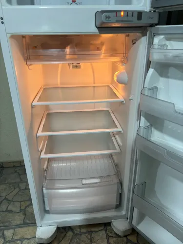 Geladeira brastemp frost free 354 litros!!