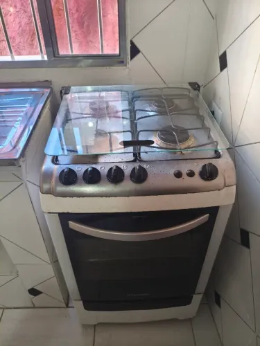 Vendo Sofá retrátil reclinável, máquina de lavar roupas e fogão