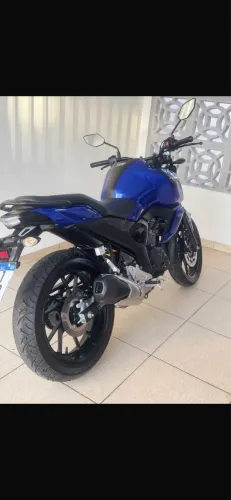 Moto Fz15 2024/2025