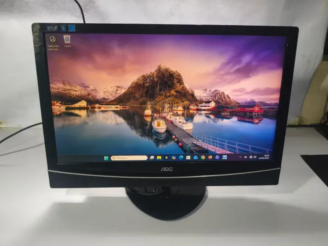 Monitor TV AOC de 24 polegadas.