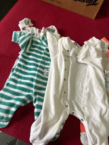 Vendo lote de bebê menino mais de 50 peças