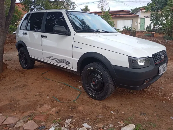 Fiat Uno Mille Celeb. WAY Econ. 1.0 F.flex 4P 2013