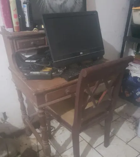 Escrivaninha antiga madeira maciça 5 gavetas