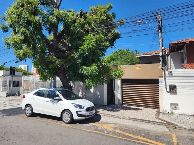 Casa Duplex 134m2 (lote 230m2) com 5 quartos e 6 vagas próximo Unimed Sul - Luciano Cavalc