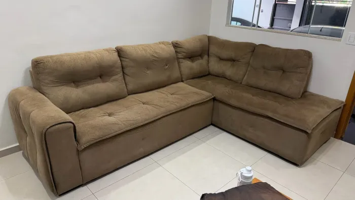 Sofá marrom 2m X 2,80m