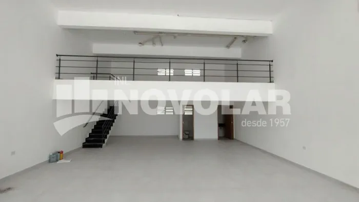 Loja Vila Maria com Porta Automática e 135m2 de Vão Livre.