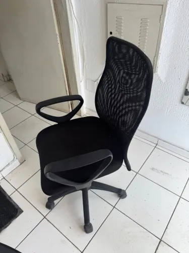 Vendo cadeira de escritório
