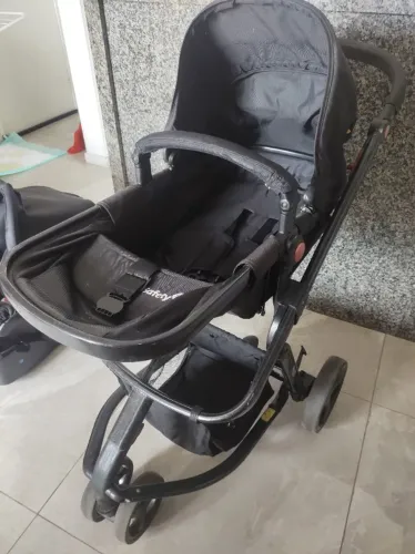 Carrinho de bebê + Bebê conforto (Safety 1st)