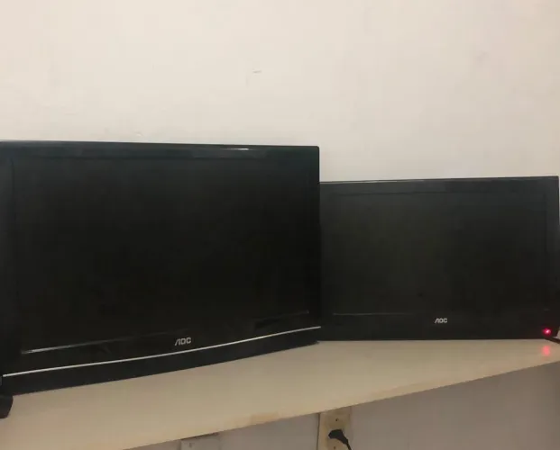 Vendo 2 TVs AOC - R$ 225 cada ou R$ 450 as duas (NEGOCIÁVEL)