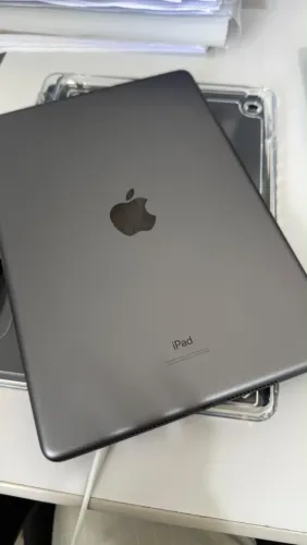 iPad 9 geração / 64GB