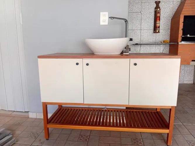 Lavabo em madeira completo