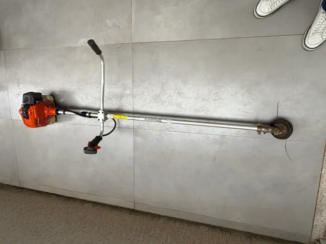 Roçadeira Husqvarna 131R