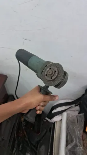 Vendo Esmerilhadeira Angular Makita usada