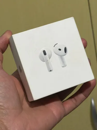 AirPods 4